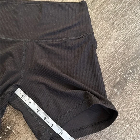 Lululemon Athletica Black Bike Shorts - Picture 3 of 7